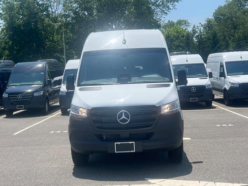 2025 Mercedes-Benz Sprinter 2500 Standard Roof