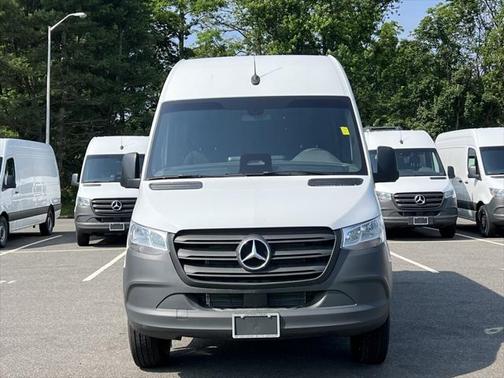 2025 Mercedes-Benz Sprinter 2500 Standard Roof