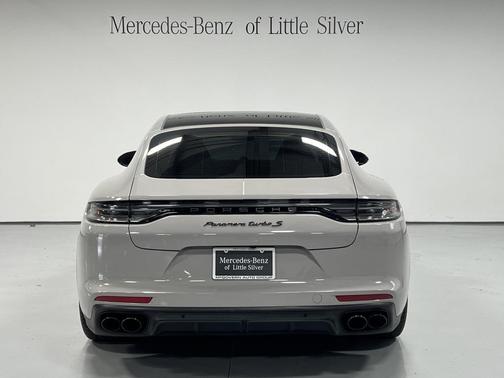 2022 Porsche Panamera Turbo S