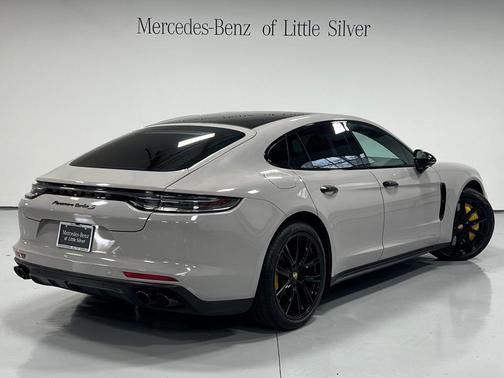 2022 Porsche Panamera Turbo S