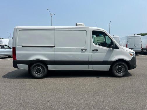 2025 Mercedes-Benz Sprinter 2500 Standard Roof