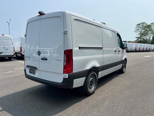 2025 Mercedes-Benz Sprinter 2500 Standard Roof