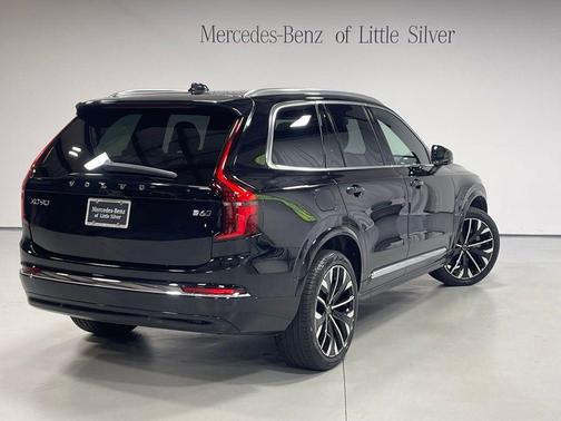 Black 2025 Volvo XC90 B6 Plus 7-Seater