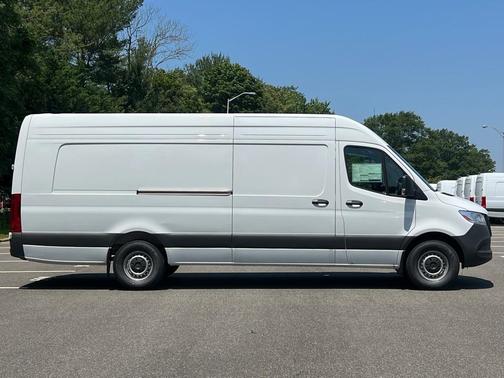2025 Mercedes-Benz Sprinter 2500 High Roof