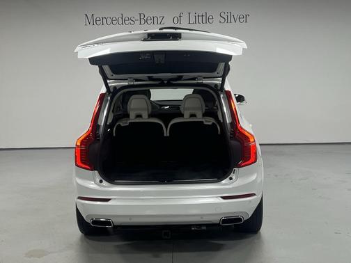 2021 Volvo XC90 T6 Momentum