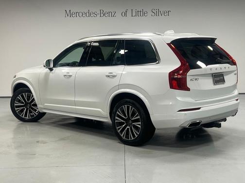 2021 Volvo XC90 T6 Momentum