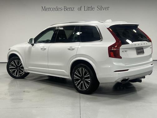 2021 Volvo XC90 T6 Momentum