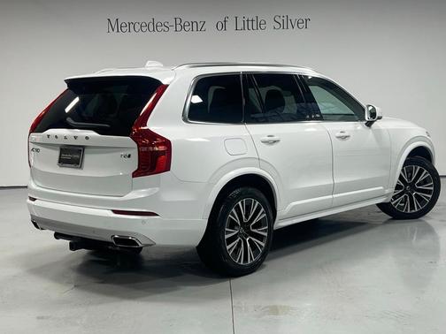 2021 Volvo XC90 T6 Momentum