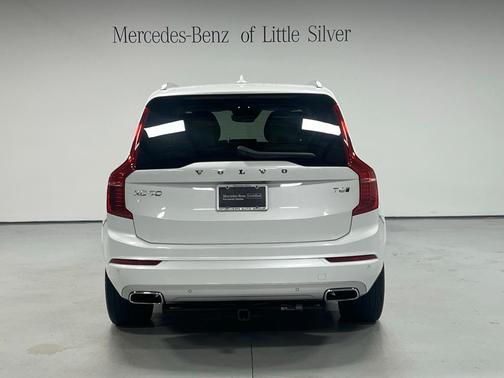 2021 Volvo XC90 T6 Momentum