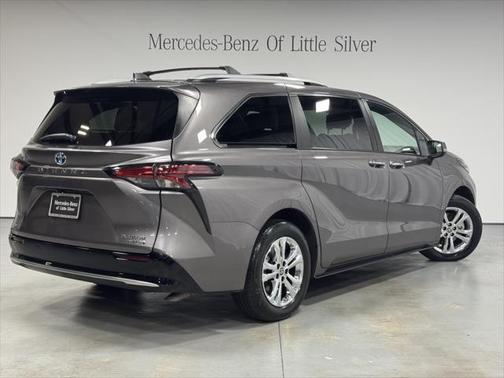 2022 Toyota Sienna Platinum 7 Passenger