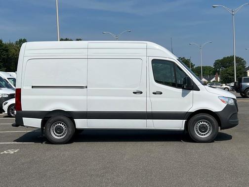 2025 Mercedes-Benz Sprinter 2500 Standard Roof