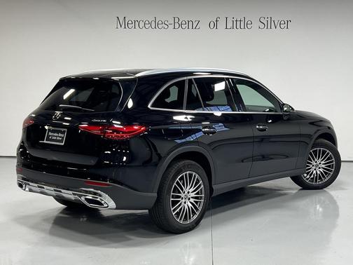 2025 Mercedes-Benz GLC 300 4MATIC