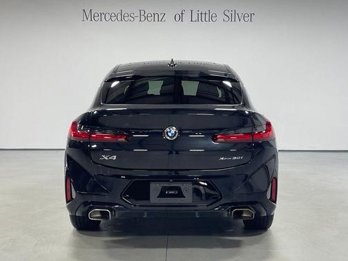 Black Sapphire Metallic 2024 BMW X4 xDrive30i
