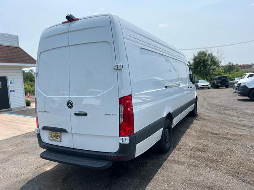 2025 Mercedes-Benz Sprinter 2500 High Roof