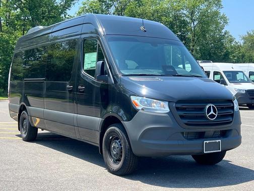 2025 Mercedes-Benz Sprinter 2500 High Roof