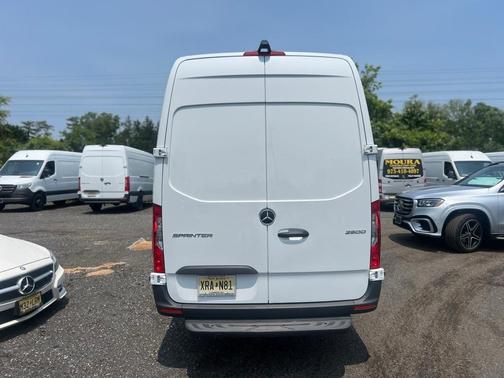2025 Mercedes-Benz Sprinter 2500 High Roof