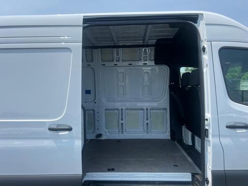 2025 Mercedes-Benz Sprinter 2500 High Roof