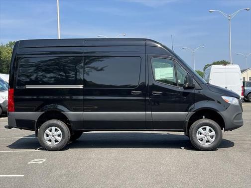 2025 Mercedes-Benz Sprinter 2500 Cargo 144 WB
