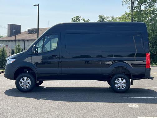 2025 Mercedes-Benz Sprinter 2500 Cargo 144 WB