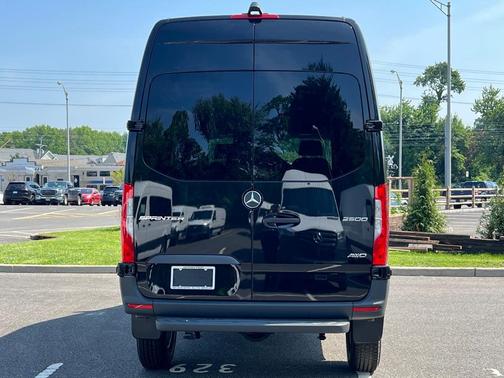 2025 Mercedes-Benz Sprinter 2500 Cargo 144 WB