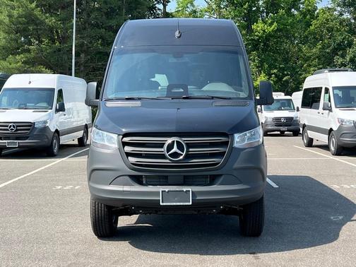 2025 Mercedes-Benz Sprinter 2500 Cargo 144 WB
