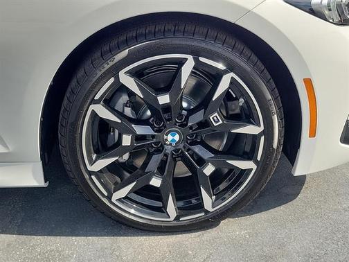 Alpine White 2026 BMW 330 i NA
