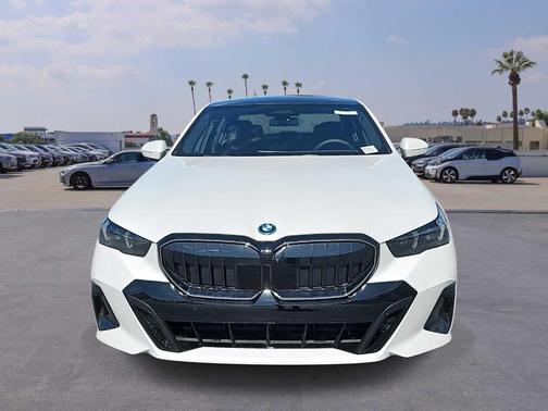2026 BMW 550e xDrive