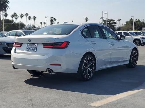 Mineral White Metallic 2025 BMW 330 i
