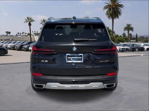 Black Sapphire Metallic 2026 BMW X5 sDrive40i