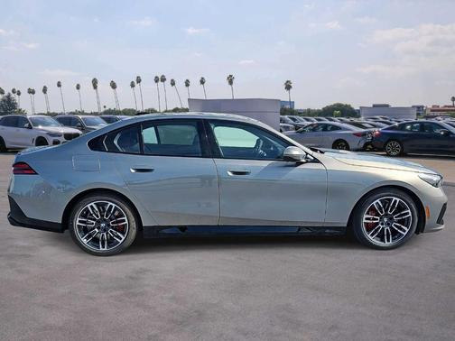 2026 BMW 550e xDrive