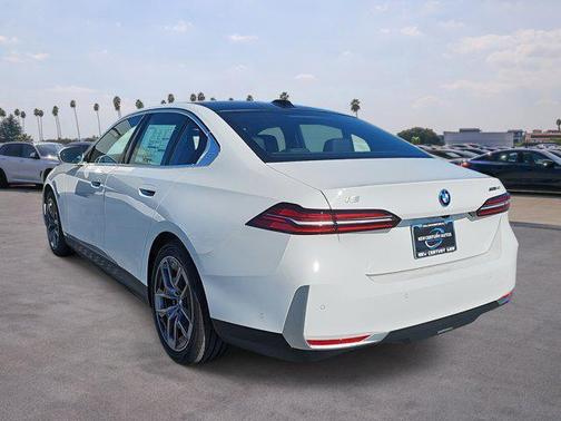 2026 BMW i5 eDrive40