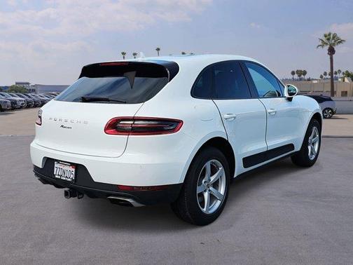 2017 Porsche Macan Base