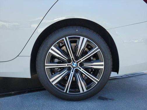Alpine White 2026 BMW 330 I