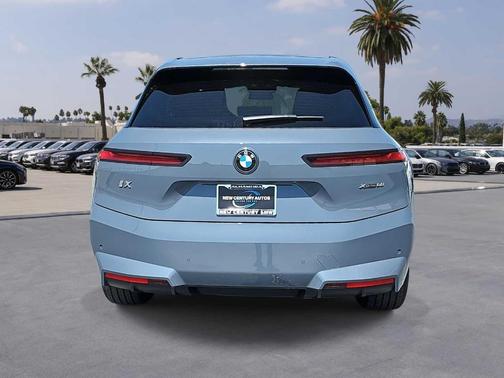 2026 BMW iX xDrive60