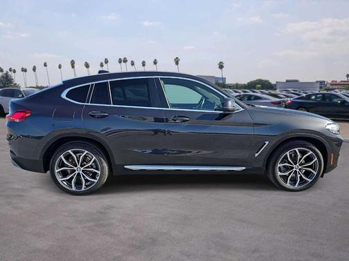 2023 BMW X4 xDrive30i