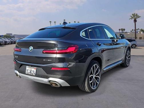 2023 BMW X4 xDrive30i