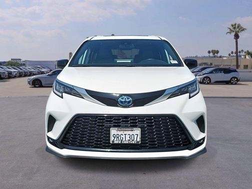 2024 Toyota Sienna XSE 7 Passenger