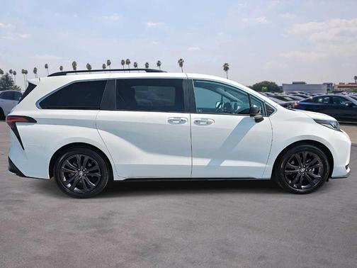 2024 Toyota Sienna XSE 7 Passenger