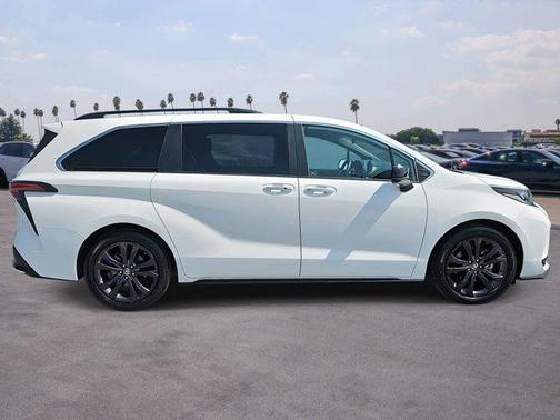 2024 Toyota Sienna XSE 7 Passenger