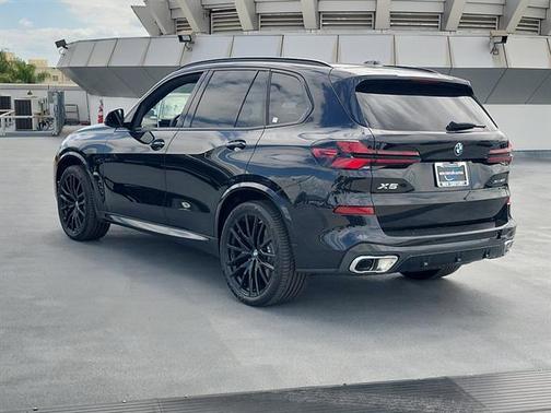 Black Sapphire Metallic 2026 BMW X5 xDrive40i