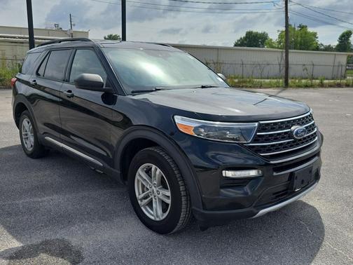 Agate Black 2022 Ford Explorer XLT
