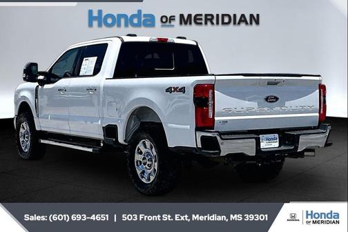 Star White Metallic Tri-Coat 2024 Ford F-250 Lariat