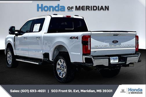 Star White Metallic Tri-Coat 2024 Ford F-250 Lariat