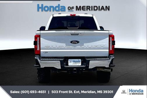 Star White Metallic Tri-Coat 2024 Ford F-250 Lariat
