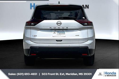 Brilliant Silver Metallic 2024 Nissan Rogue S