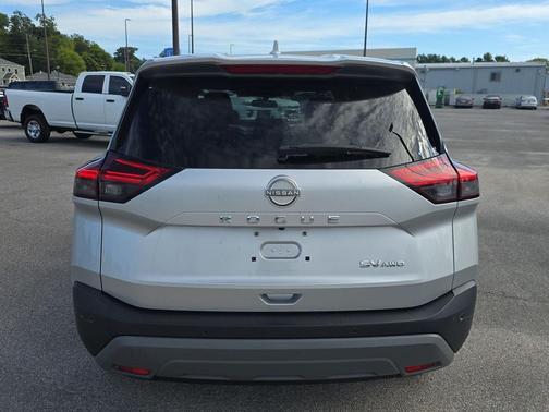 Brilliant Silver Metallic 2023 Nissan Rogue SV