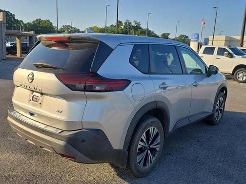 Brilliant Silver Metallic 2022 Nissan Rogue SV