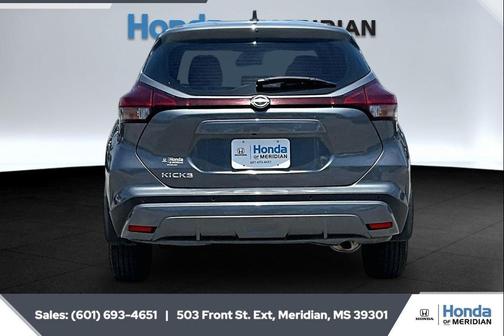 Gun Metallic 2025 Nissan Kicks S