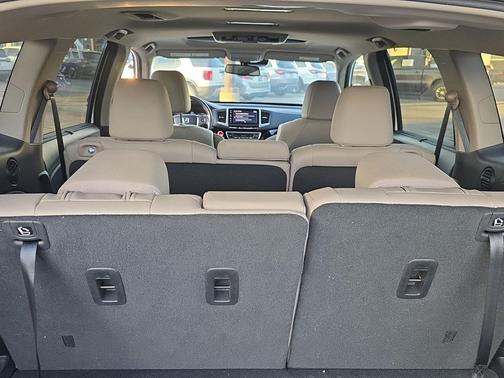 White Diamond Pearl 2017 Honda Pilot Touring