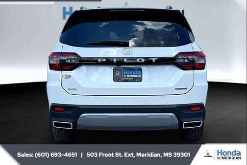 Platinum White Pearl 2026 Honda Pilot Touring 8-Passenger